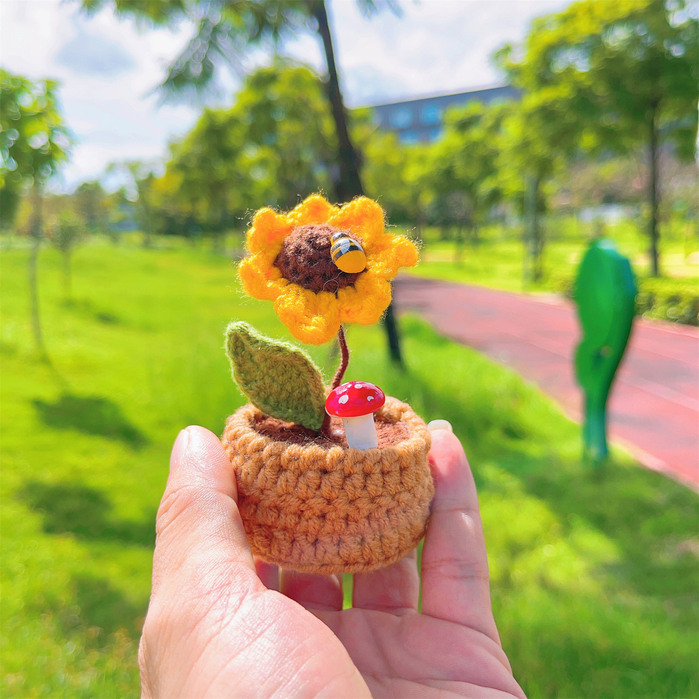 Handcrafted Cheerful Potato Desk Figurine with Customizable Card, Miniature Garden Potted Plants - Perfect for Home Decor, Gifts, Motivation, and Special Occasions
