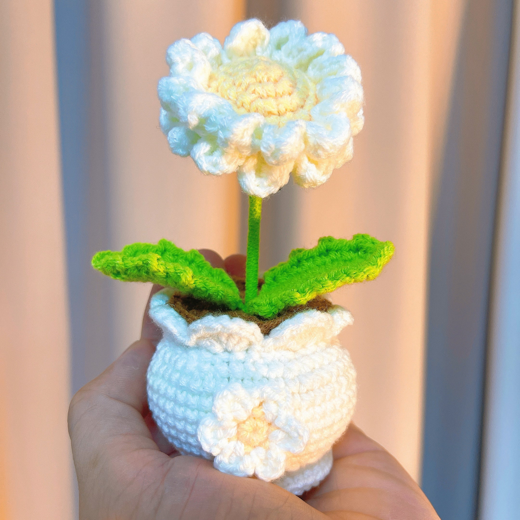 Handmade Crochet Potted Daisy - Allergy-Friendly Faux Flower, 9CM Width, 14CM Height - Perfect Gift for Birthdays, Anniversaries, Weddings, and Home Décor