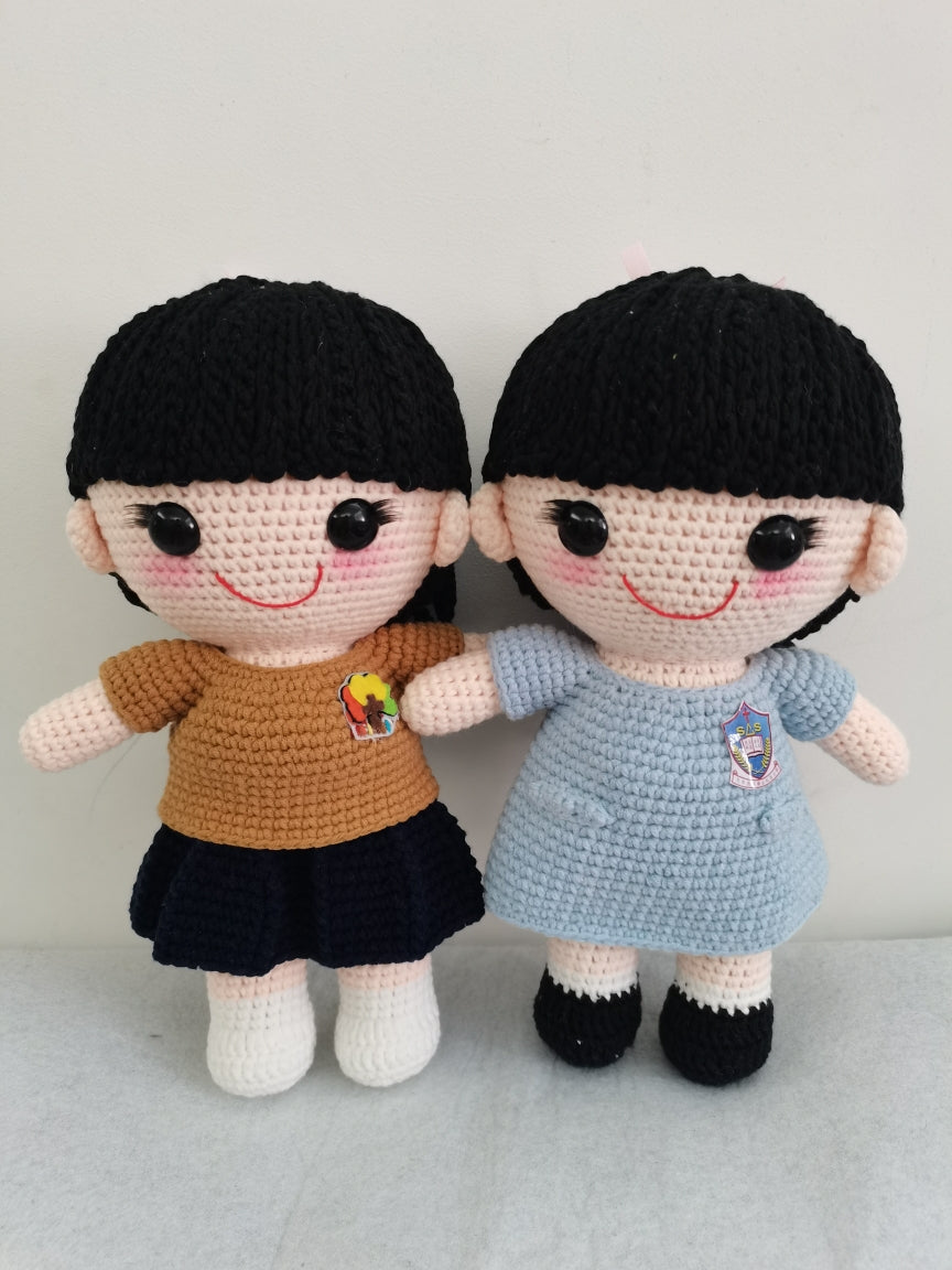 Custom Handmade Crochet Doll (28cm) - Personalized Boy Girl Pets Graduate Engagement Wedding Photo to Doll - Unique Gift for Birthday, Wedding, Anniversary, Graduation, Valentine's Day