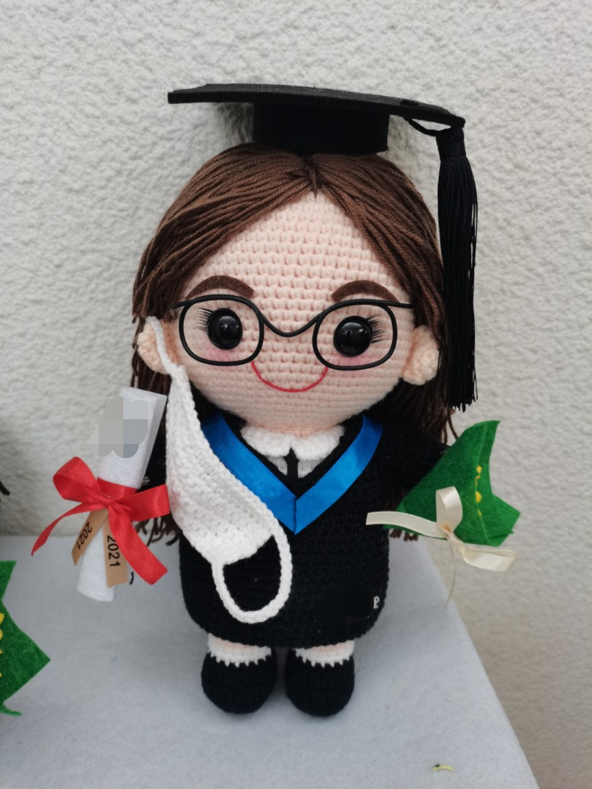 Custom Handmade Crochet Doll (28cm) - Personalized Boy Girl Pets Graduate Engagement Wedding Photo to Doll - Unique Gift for Birthday, Wedding, Anniversary, Graduation, Valentine's Day