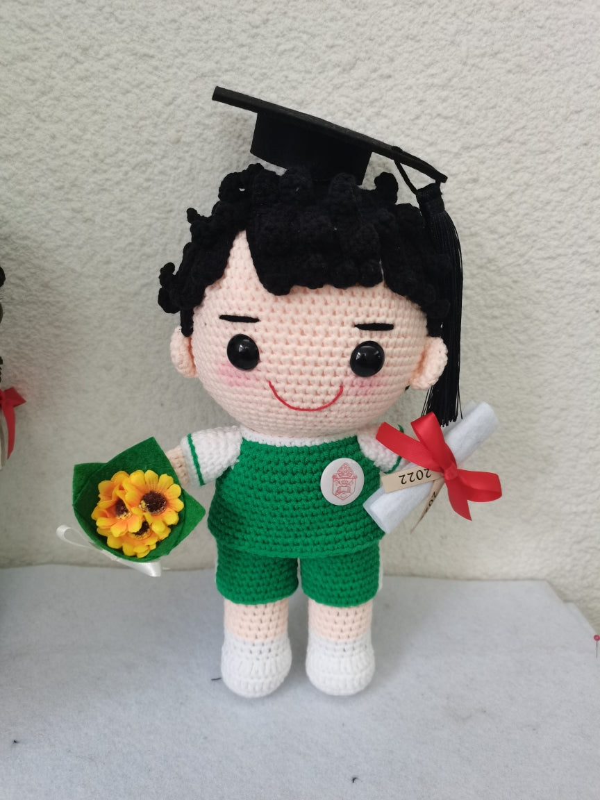 Custom Handmade Crochet Doll (28cm) - Personalized Boy Girl Pets Graduate Engagement Wedding Photo to Doll - Unique Gift for Birthday, Wedding, Anniversary, Graduation, Valentine's Day