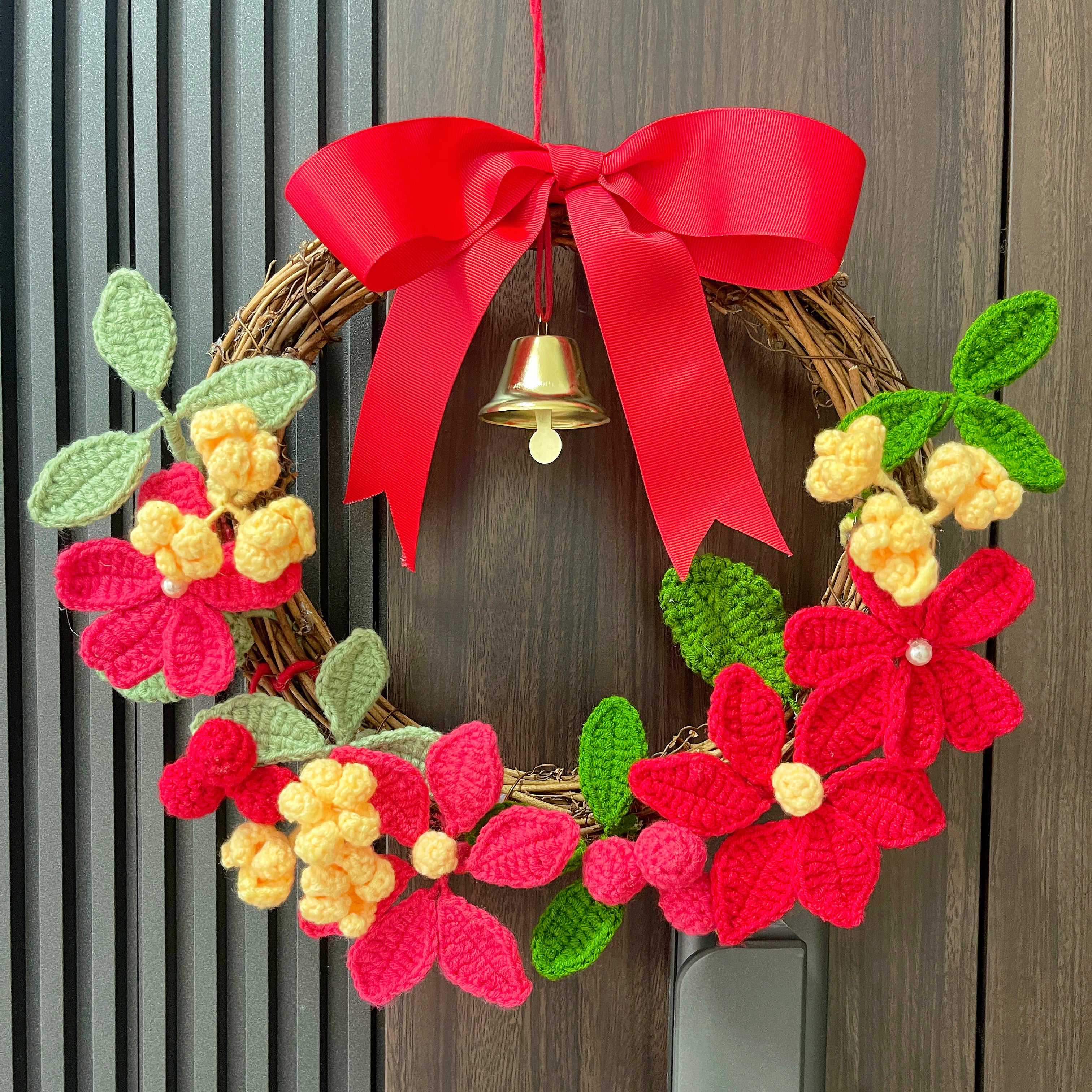 Festive Crochet Poinsettia Garland Wreath for Christmas Decorations - Door Decoration, Christmas Centerpiece