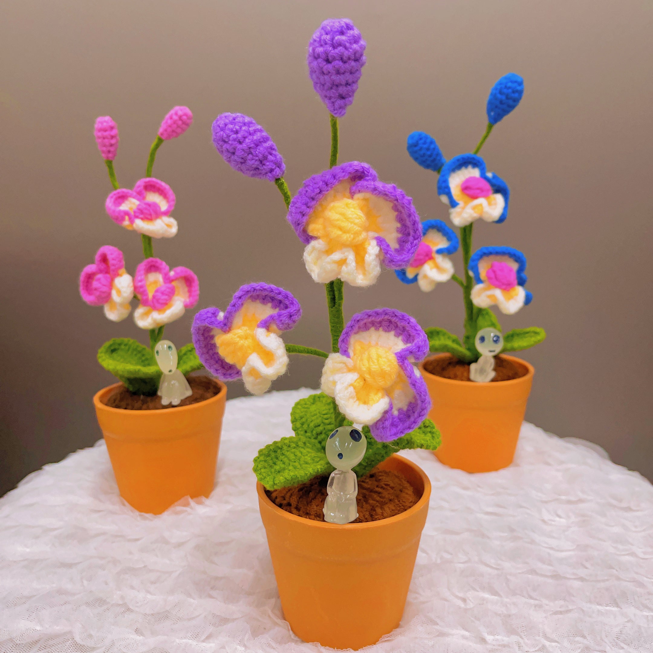 Handmade Crochet Butterfly Orchid Plant - Realistic Faux Flower - Unique Home Decor - Plant Lovers - Handcrafted - Phalaenopsi - Single Stem