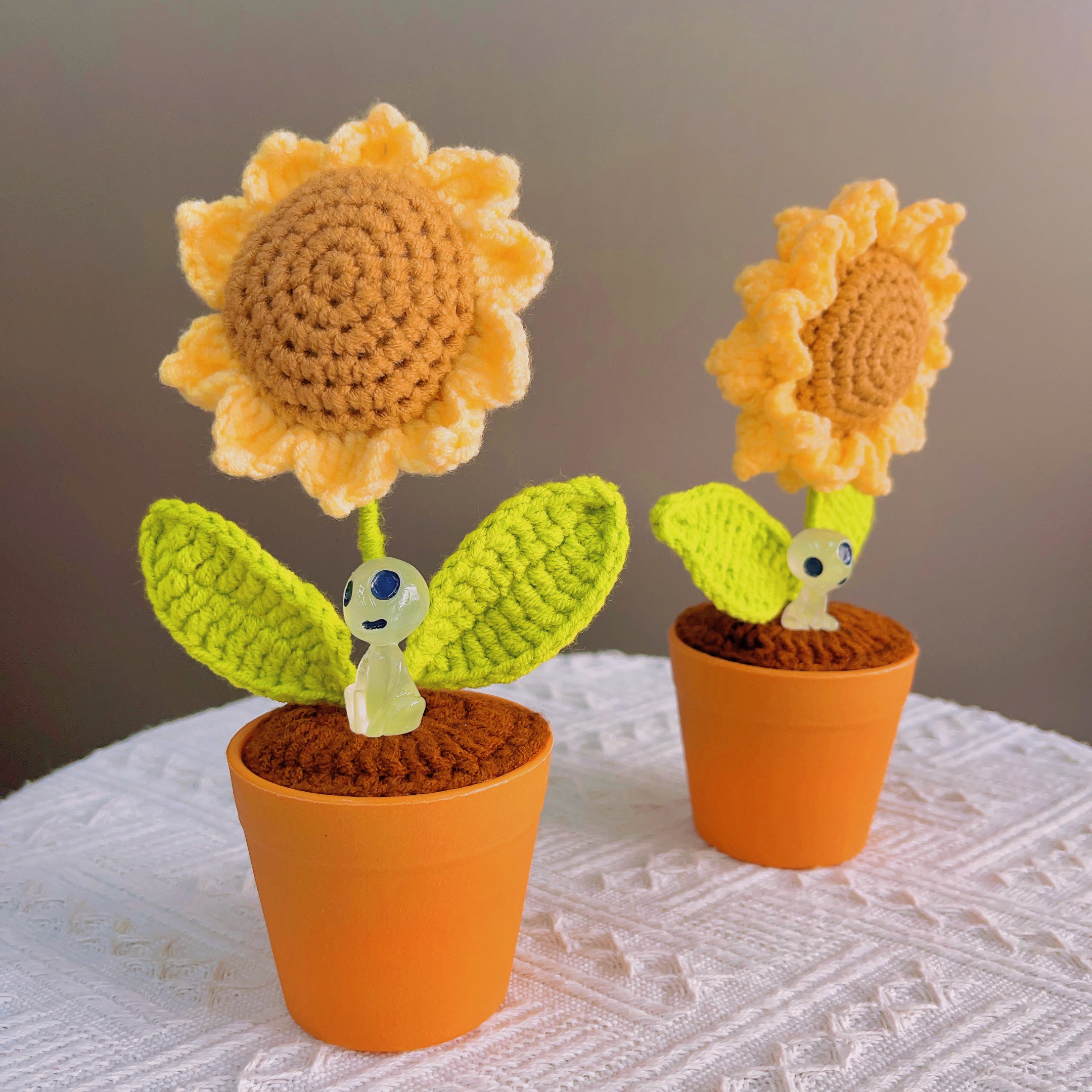 Handmade Crochet Sunflower Plant - Realistic Faux Flower - Unique Home Decor - Perfect Gift for Plant Lovers - Handcrafted