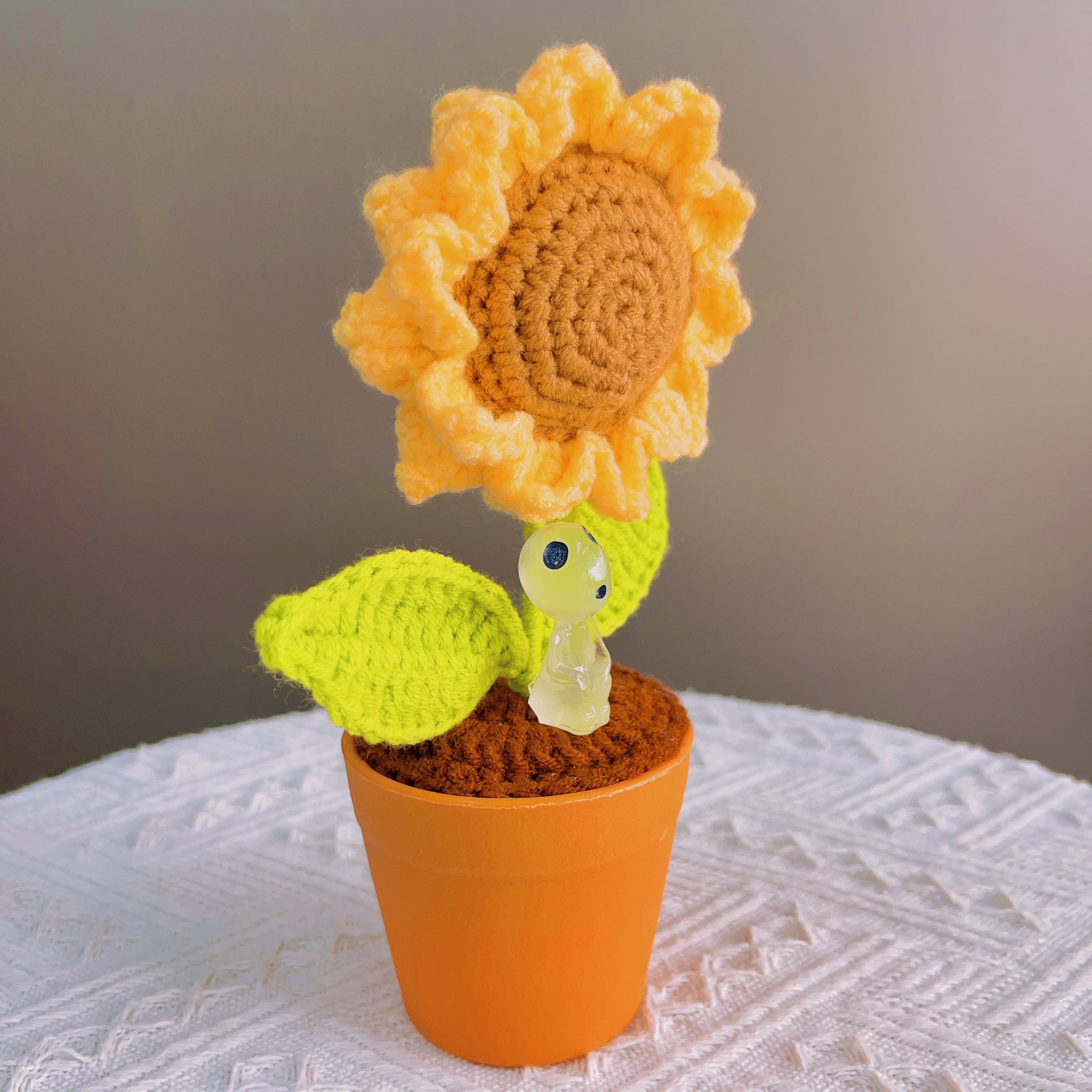 Handmade Crochet Sunflower Plant - Realistic Faux Flower - Unique Home Decor - Perfect Gift for Plant Lovers - Handcrafted