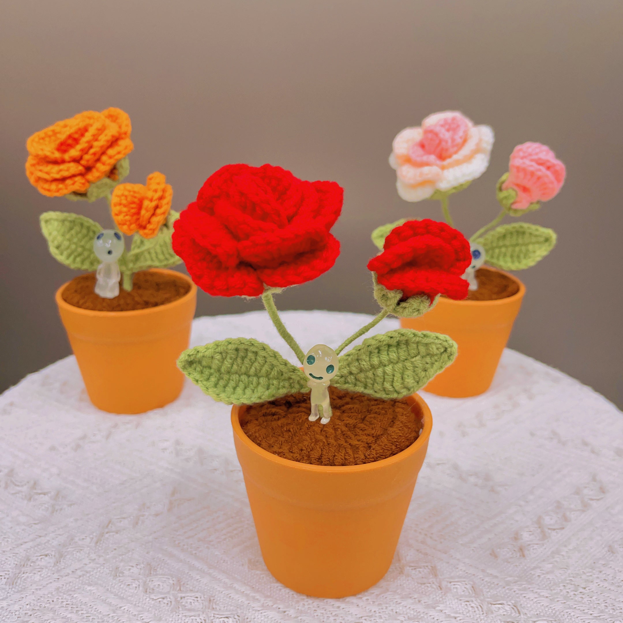 Handmade Crochet Rose Plant - Realistic Faux Flower - Unique Home Decor - Perfect Gift for Plant Lovers - Handcrafted - Father Day Gift 2024
