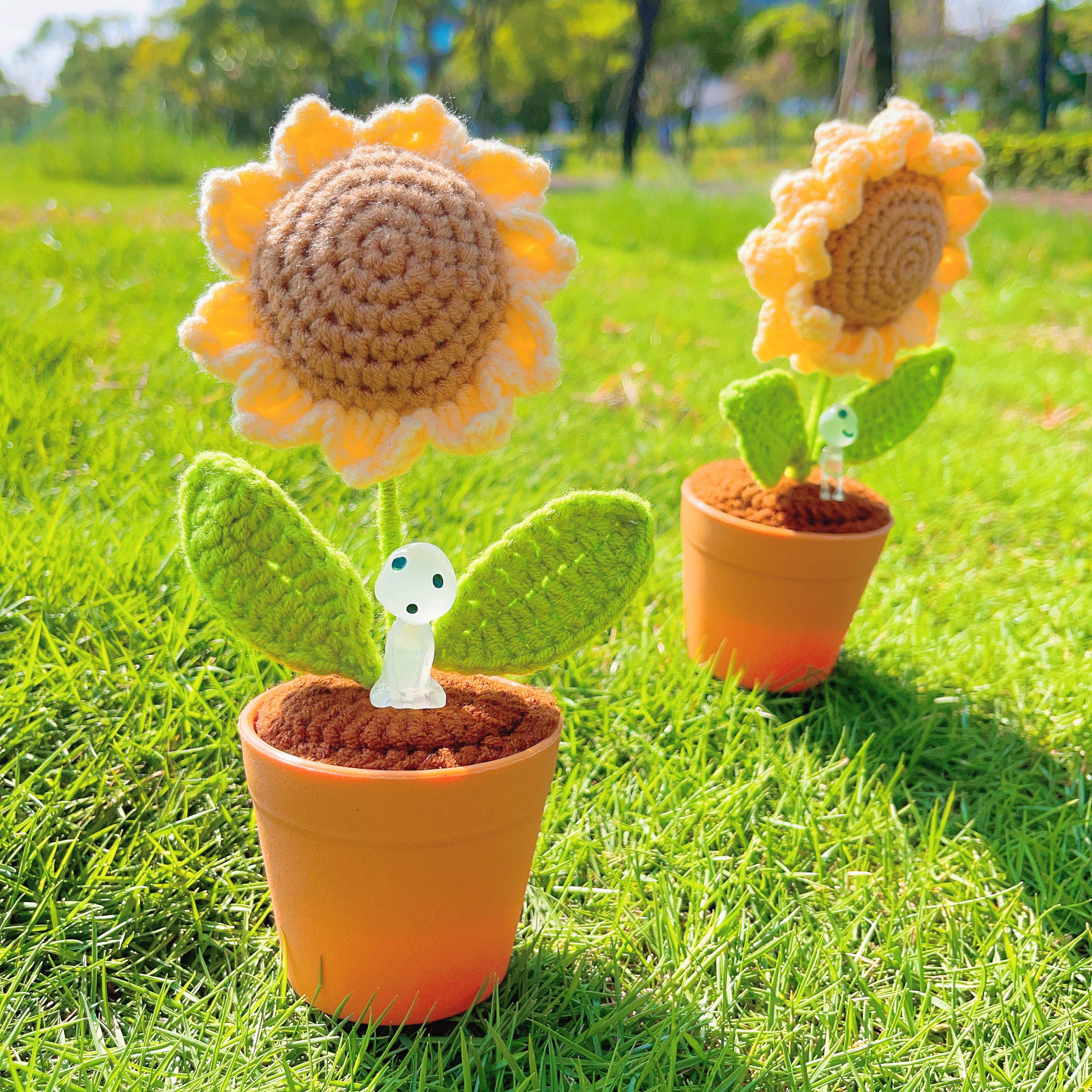Handmade Crochet Sunflower Plant - Realistic Faux Flower - Unique Home Decor - Perfect Gift for Plant Lovers - Handcrafted