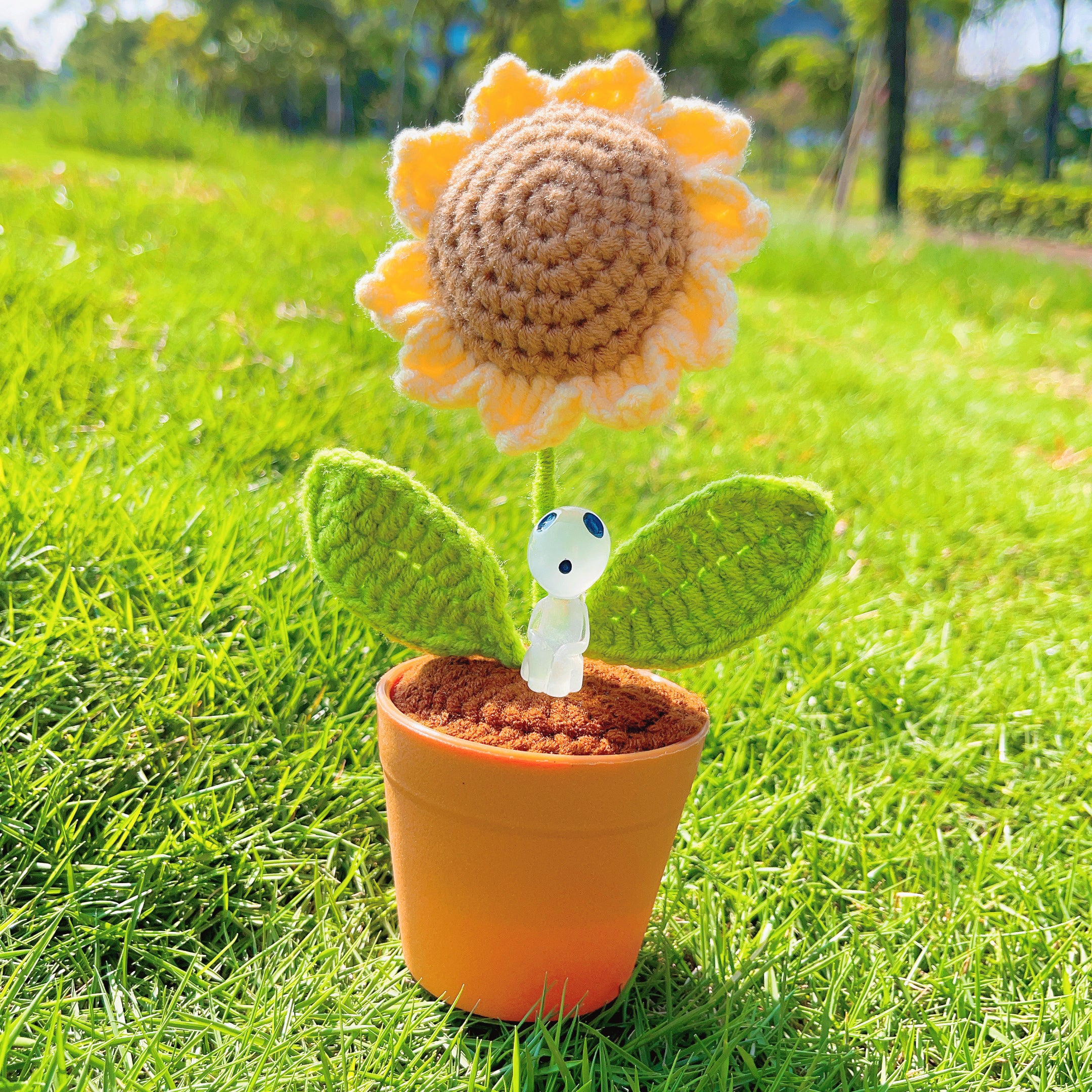 Handmade Crochet Sunflower Plant - Realistic Faux Flower - Unique Home Decor - Perfect Gift for Plant Lovers - Handcrafted