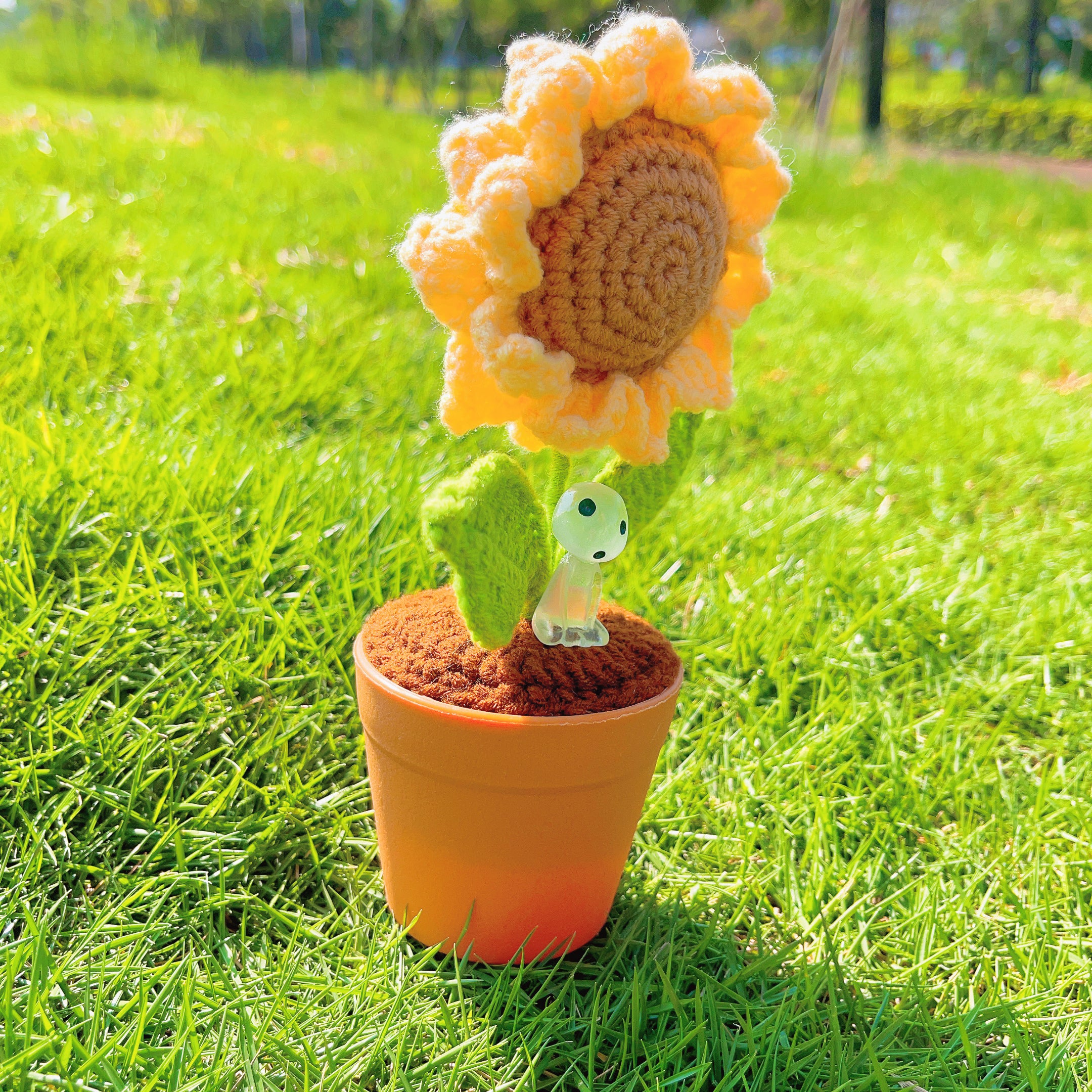 Handmade Crochet Sunflower Plant - Realistic Faux Flower - Unique Home Decor - Perfect Gift for Plant Lovers - Handcrafted