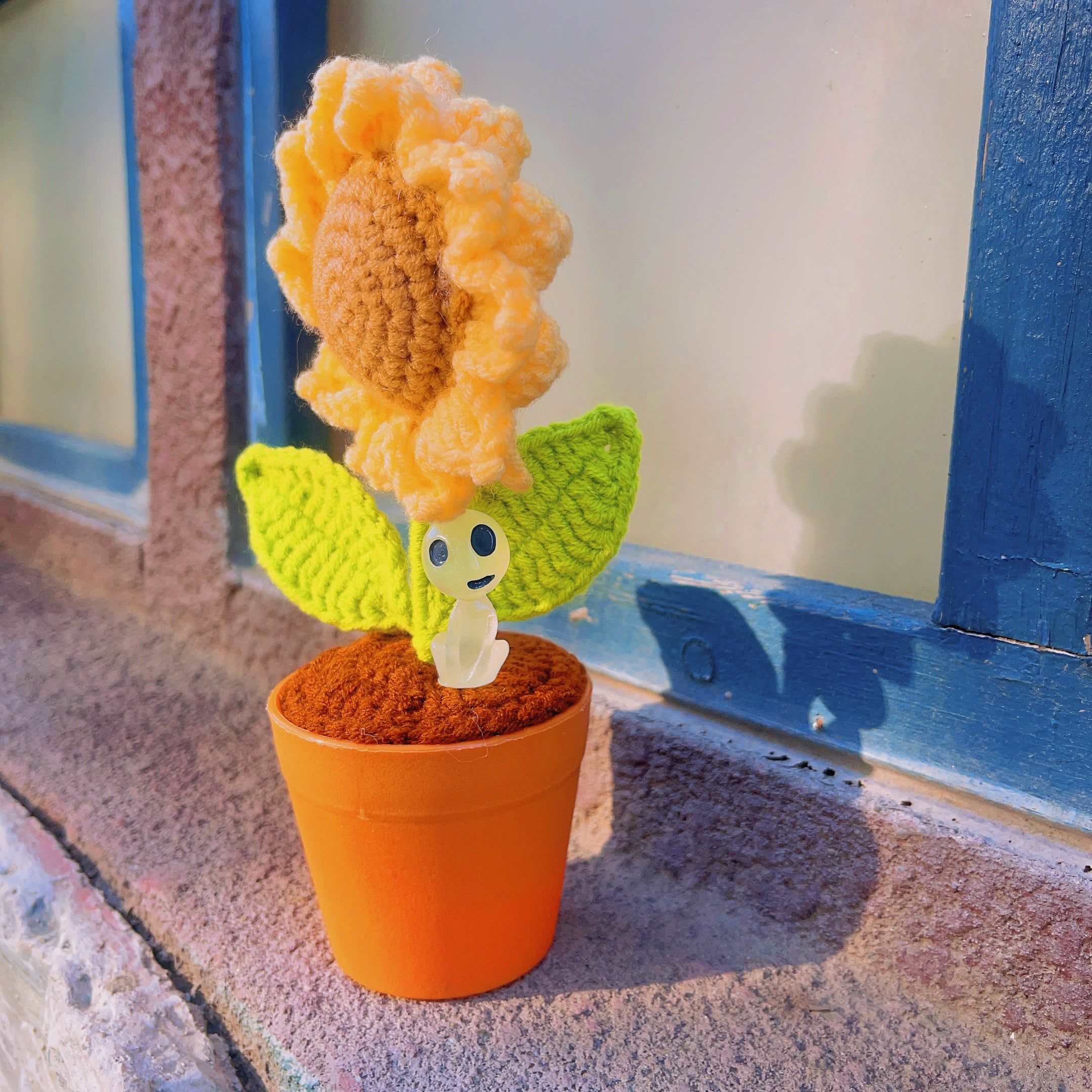 Handmade Crochet Sunflower Plant - Realistic Faux Flower - Unique Home Decor - Perfect Gift for Plant Lovers - Handcrafted