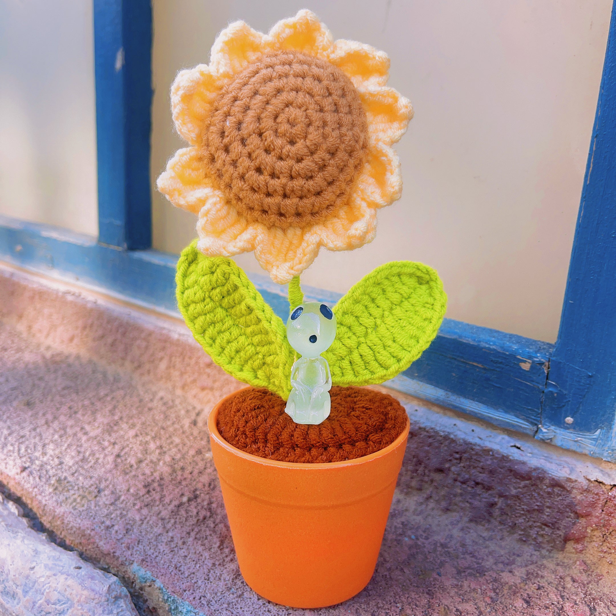 Handmade Crochet Sunflower Plant - Realistic Faux Flower - Unique Home Decor - Perfect Gift for Plant Lovers - Handcrafted
