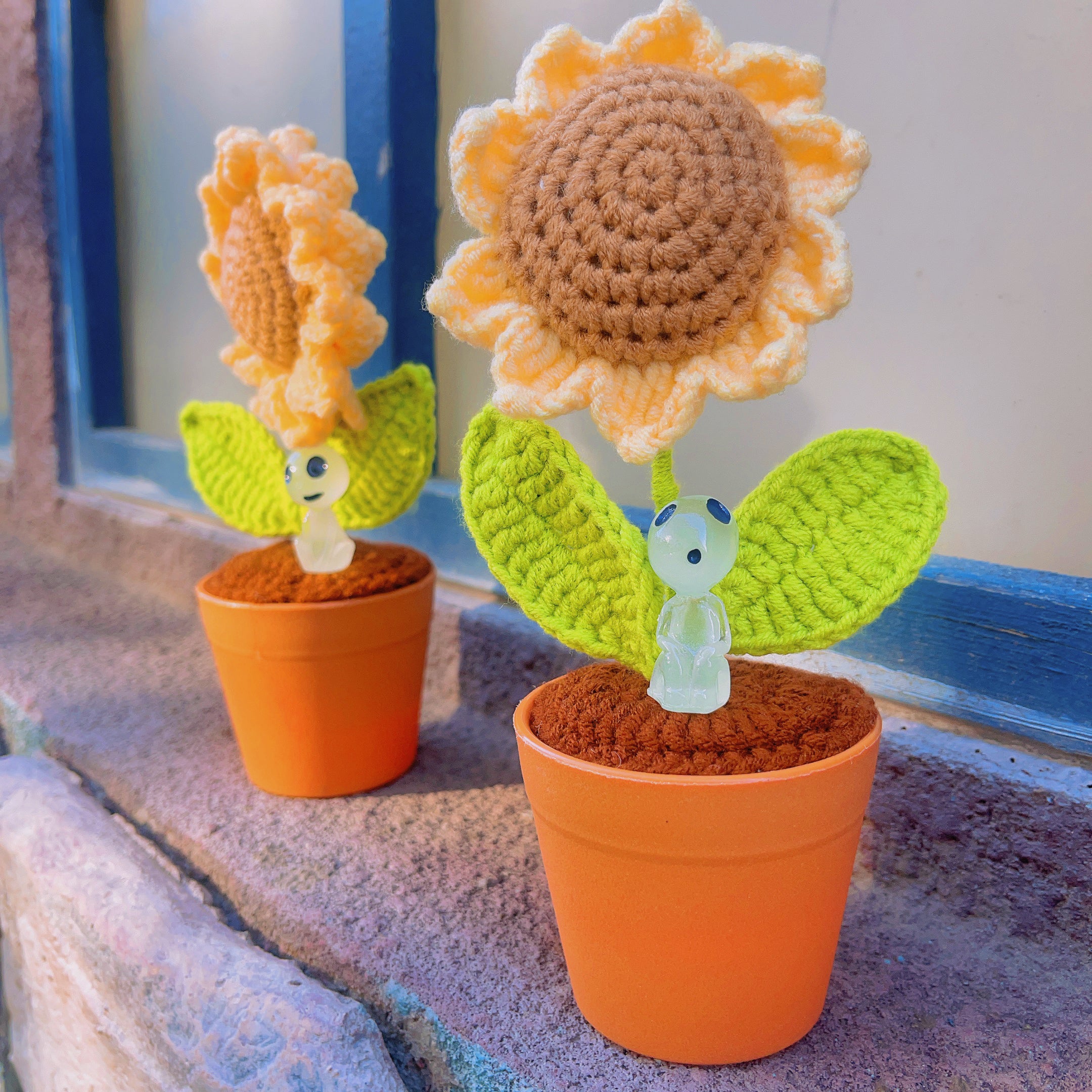Handmade Crochet Sunflower Plant - Realistic Faux Flower - Unique Home Decor - Perfect Gift for Plant Lovers - Handcrafted