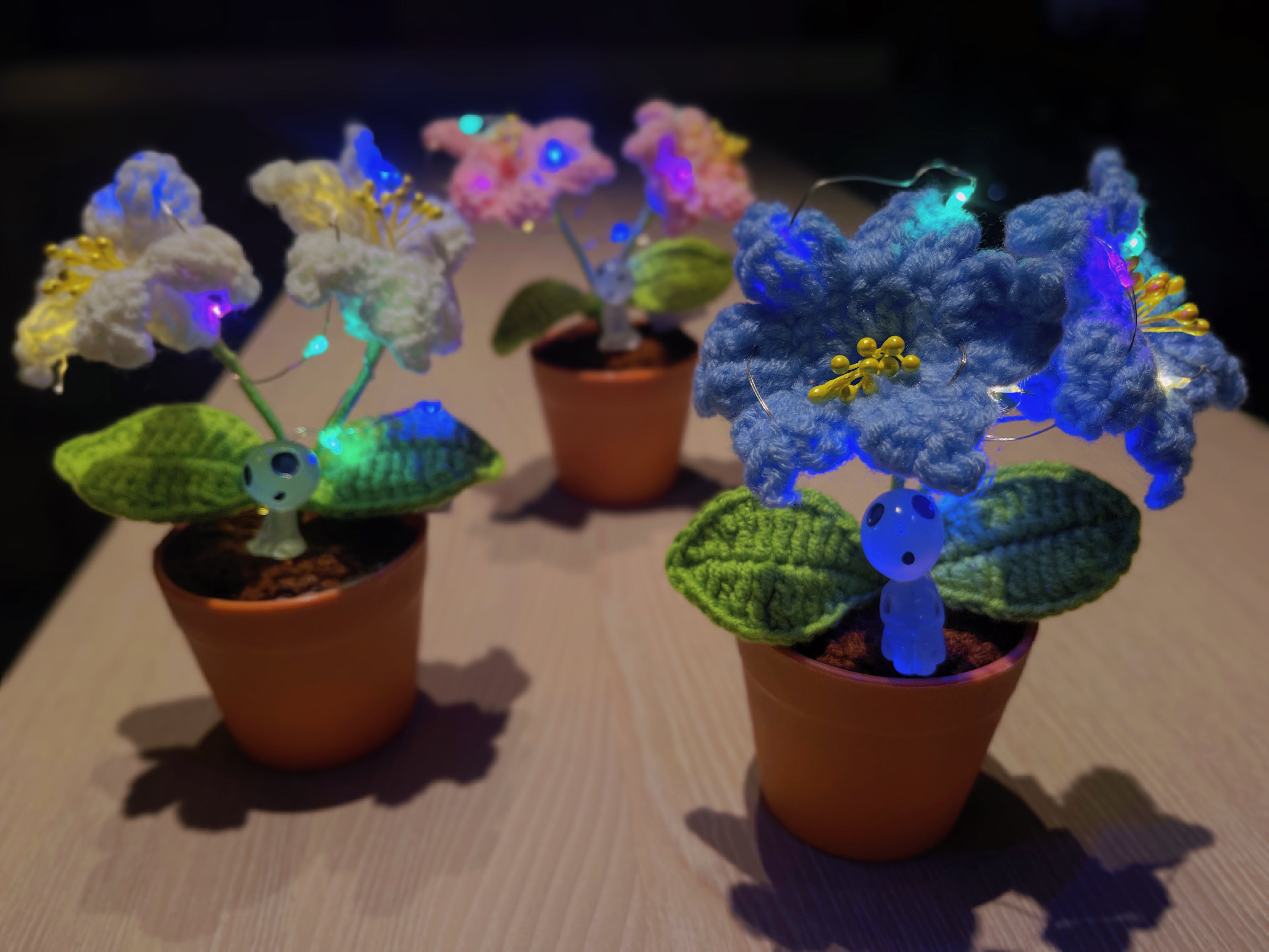 Handmade Crochet Alstroemeria Plant with LED: Realistic Faux Flower for Unique Home Decor, Perfect Gift Giving to Plant Lovers, Handcrafted DIY Gift