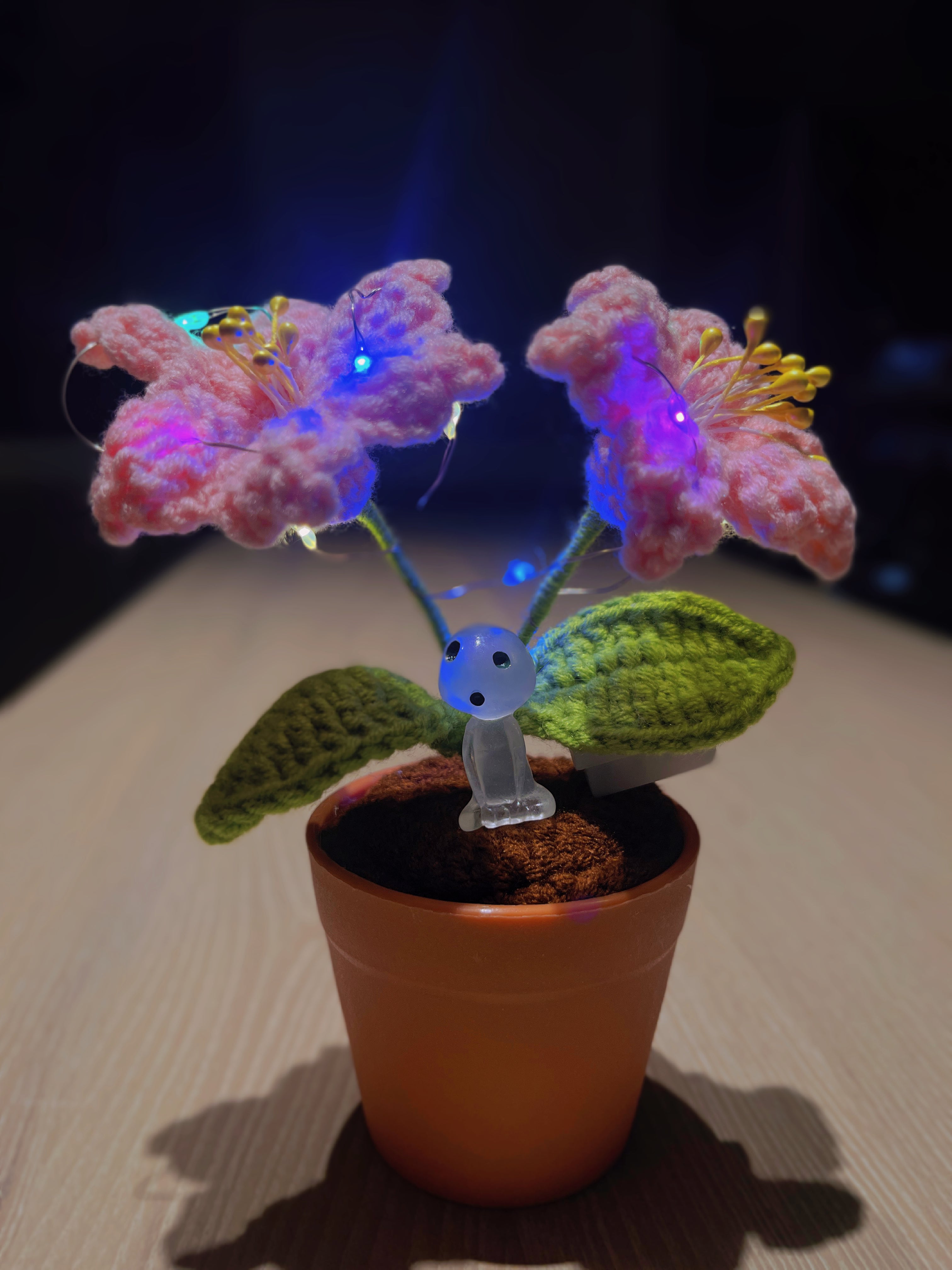 Handmade Crochet Alstroemeria Plant with LED: Realistic Faux Flower for Unique Home Decor, Perfect Gift Giving to Plant Lovers, Handcrafted DIY Gift