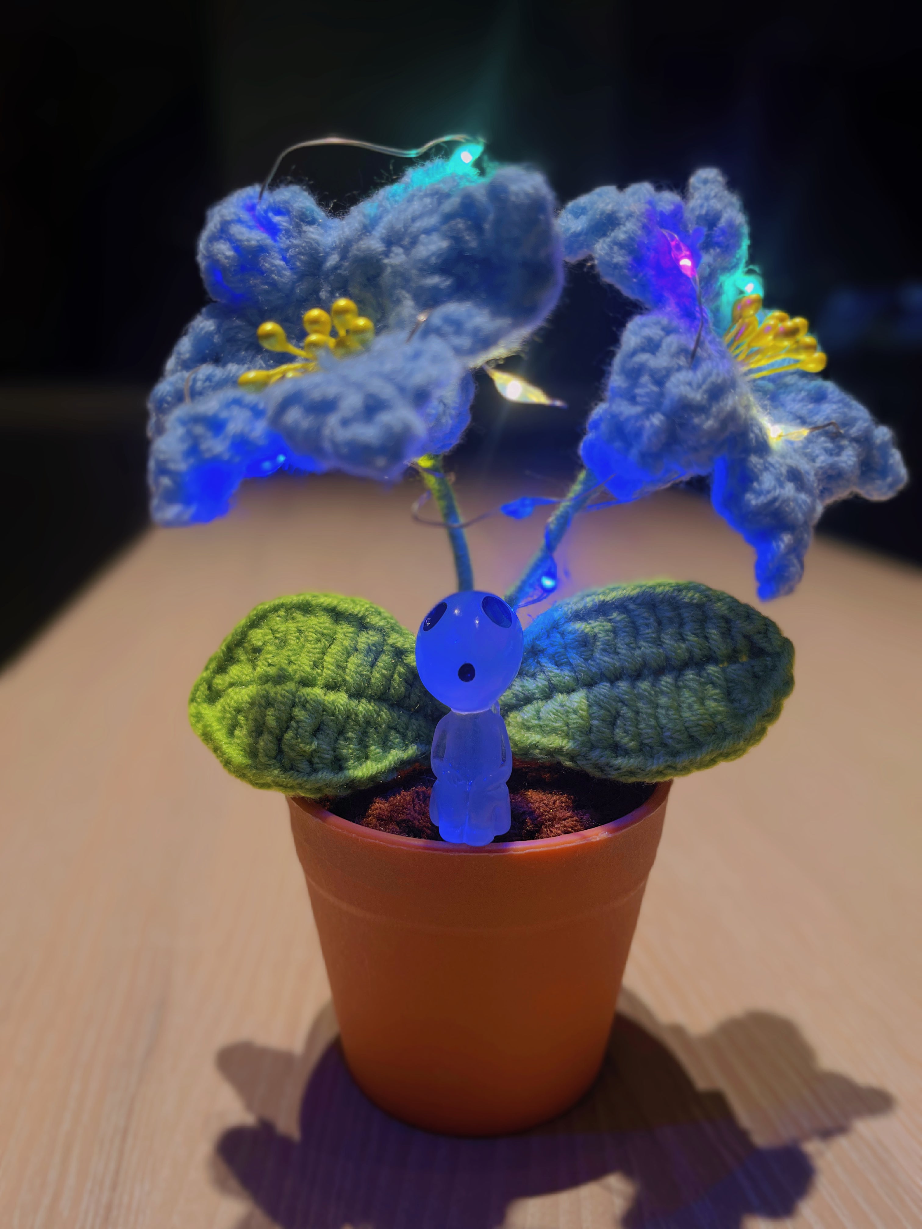 Handmade Crochet Alstroemeria Plant with LED: Realistic Faux Flower for Unique Home Decor, Perfect Gift Giving to Plant Lovers, Handcrafted DIY Gift