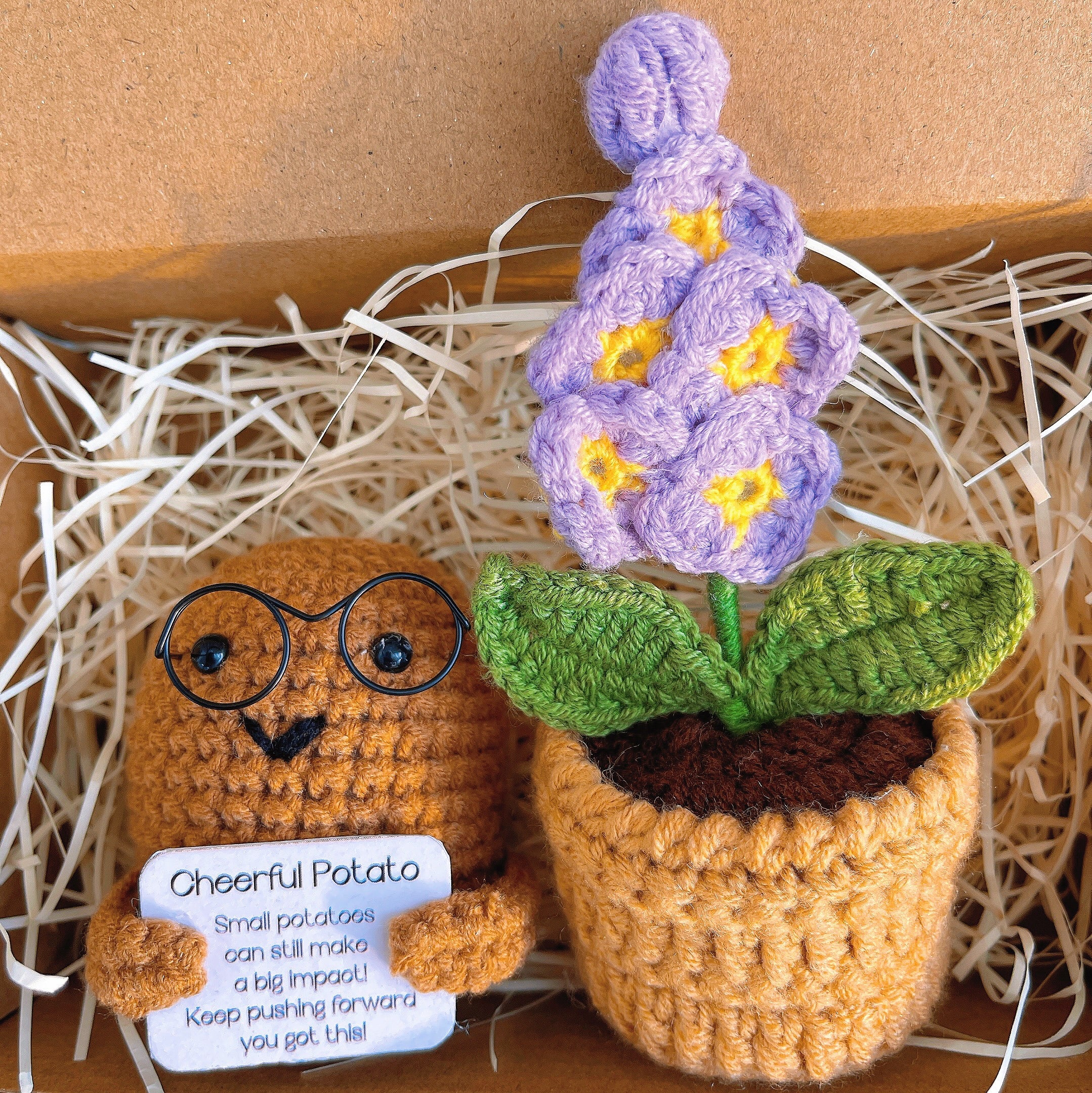 Handcrafted Cheerful Potato Desk Figurine with Customizable Card, Miniature Garden Potted Plants - Perfect for Home Decor, Gifts, Motivation, and Special Occasions