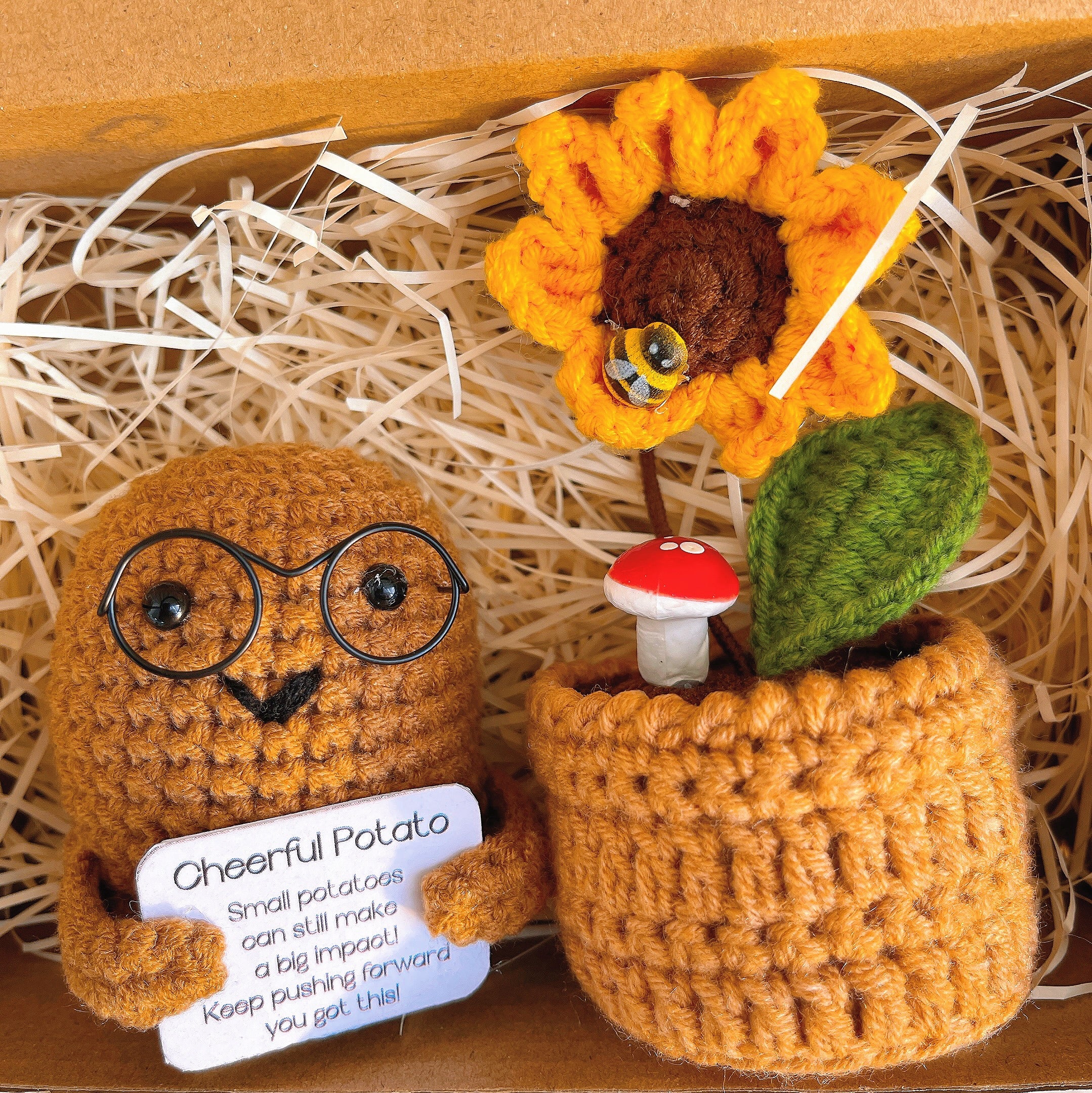 Handcrafted Cheerful Potato Desk Figurine with Customizable Card, Miniature Garden Potted Plants - Perfect for Home Decor, Gifts, Motivation, and Special Occasions