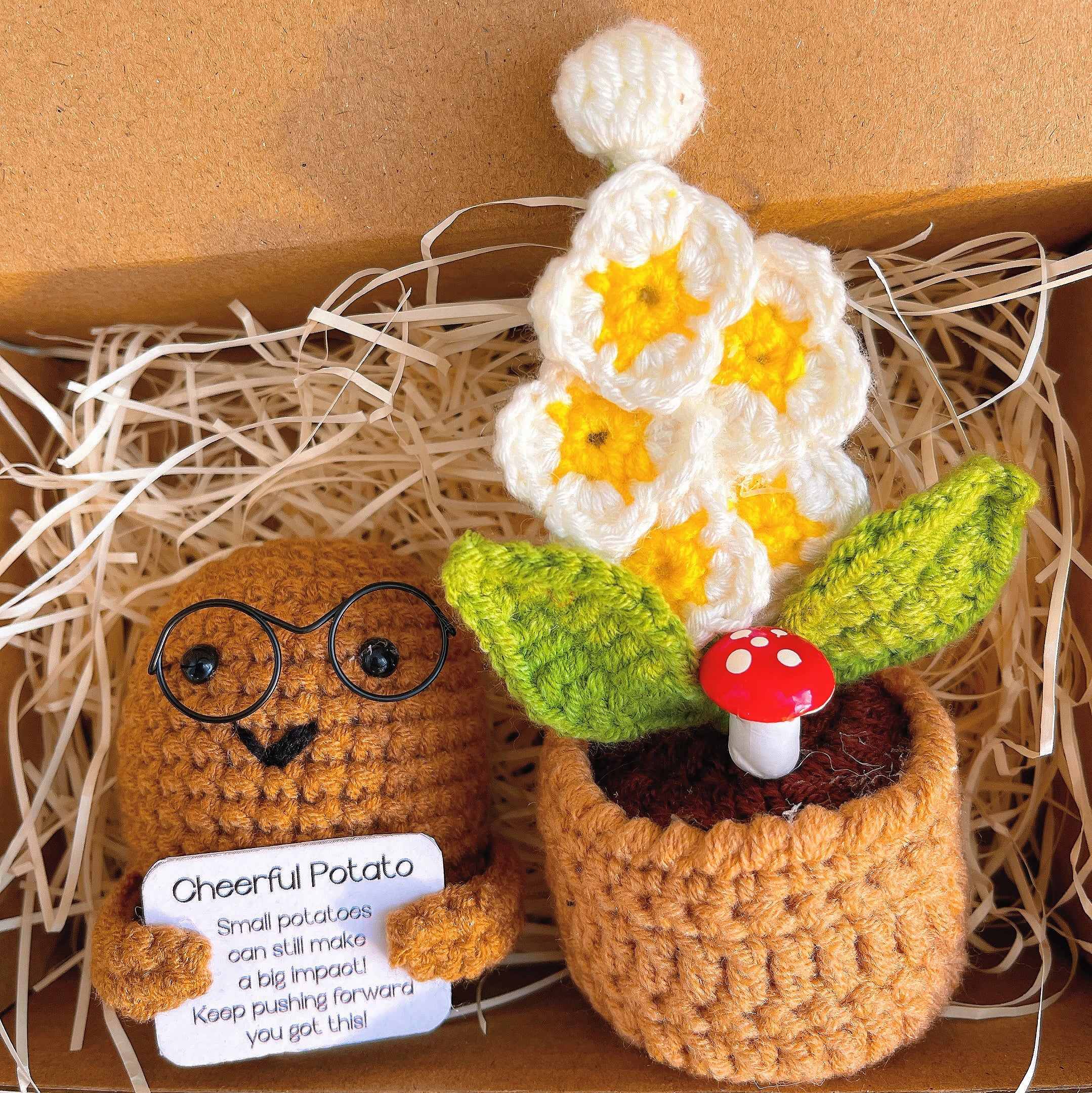 Handcrafted Cheerful Potato Desk Figurine with Customizable Card, Miniature Garden Potted Plants - Perfect for Home Decor, Gifts, Motivation, and Special Occasions