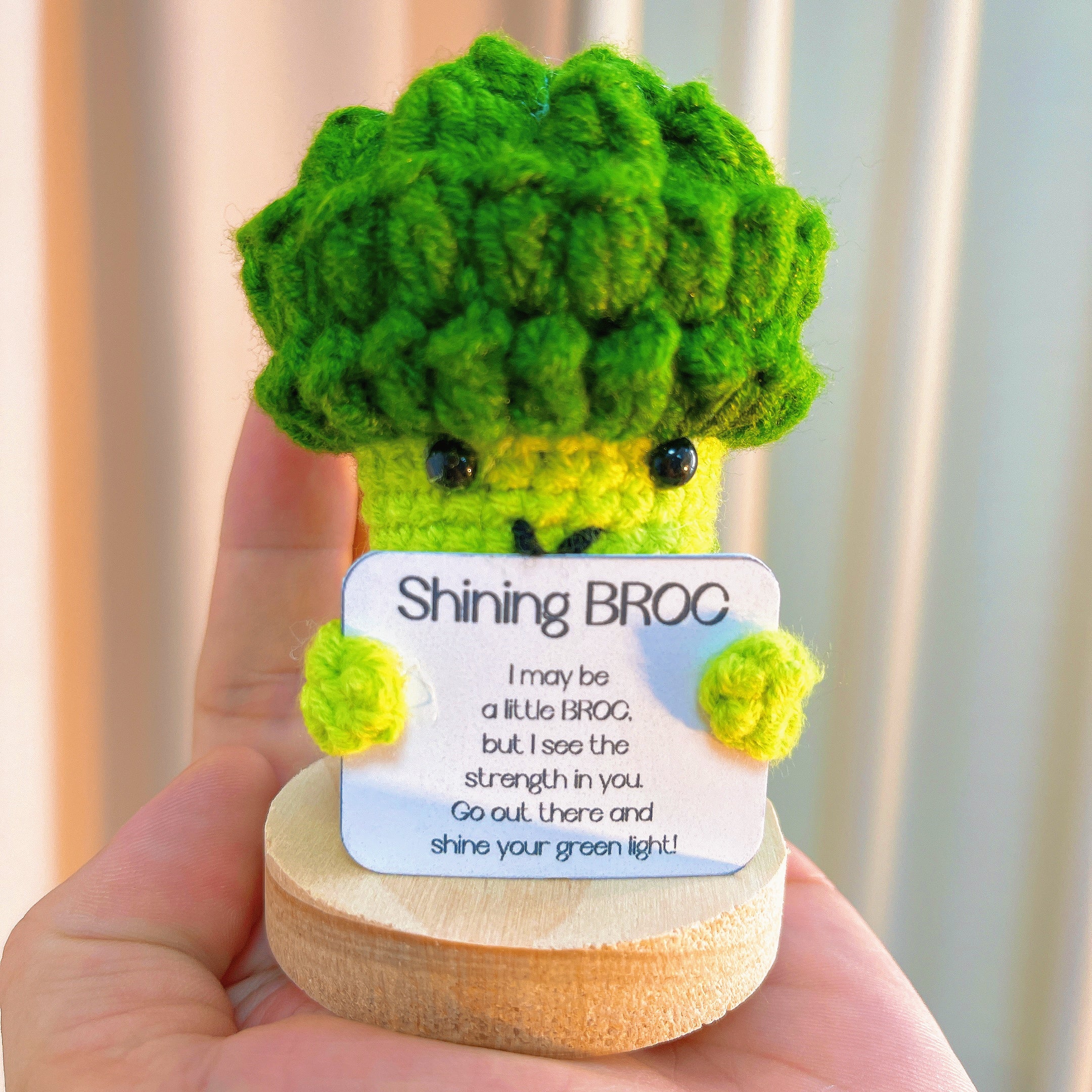 Handcrafted Broccoli Figurine with Customizable Card - Gift for Veggie Lovers, Motivational Desk Accessory, Eco-Friendly, Birthdays
