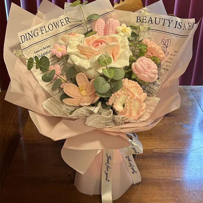 Blooming Splendor: Handcrafted Crocheted Pink Collection Bouquet - A Luxurious Tapestry of Yarn and Elegance for Unforgettable Valentine‘s Moments - Roses, Tulip, Pompoms, Carnations
