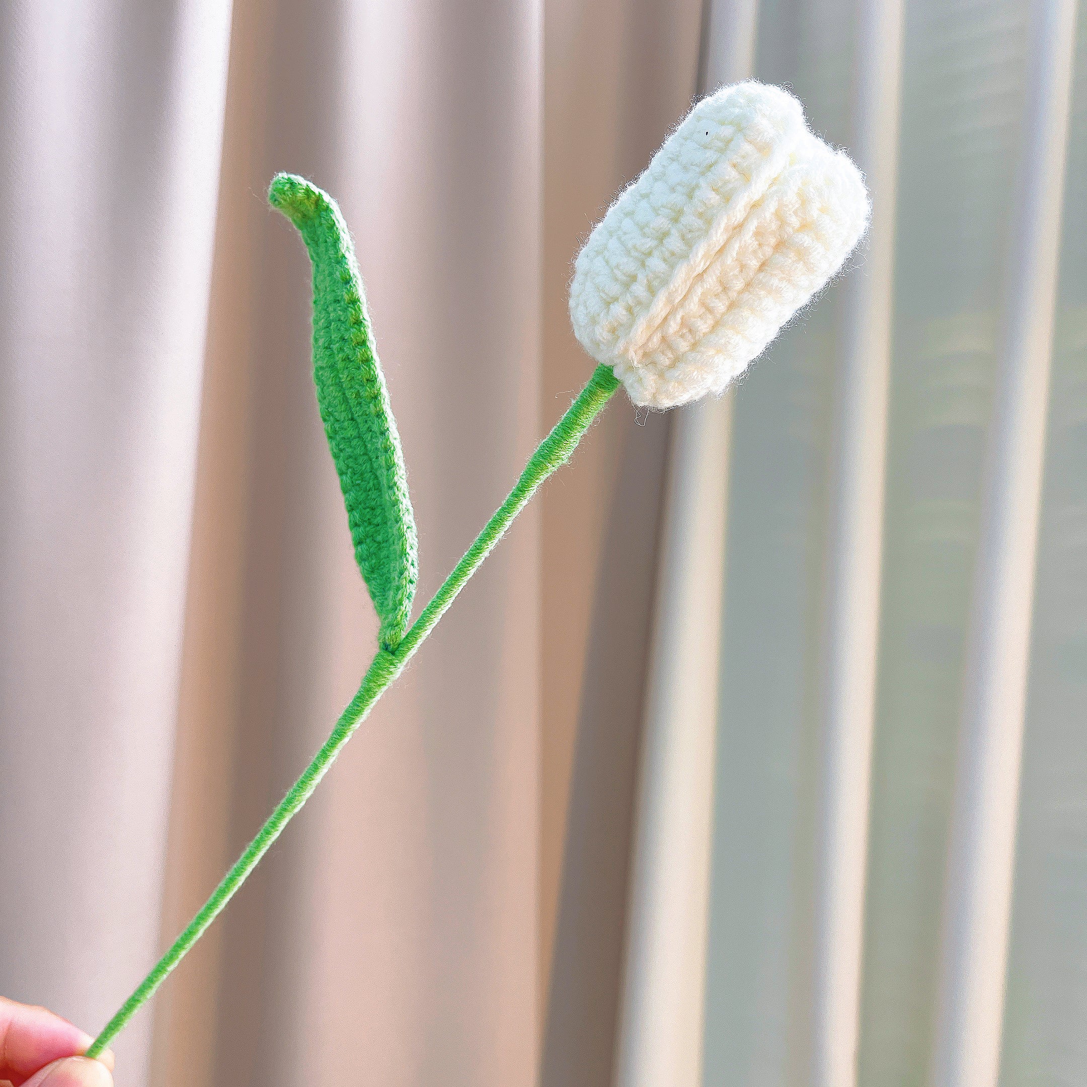 Single Stem Handmade Crochet Tulip Flower - 10 Colors- Hypoallergenic Artificial Flower for Home Decor, Wedding Bouquet, Mother's Day Gift, Spring Decoration