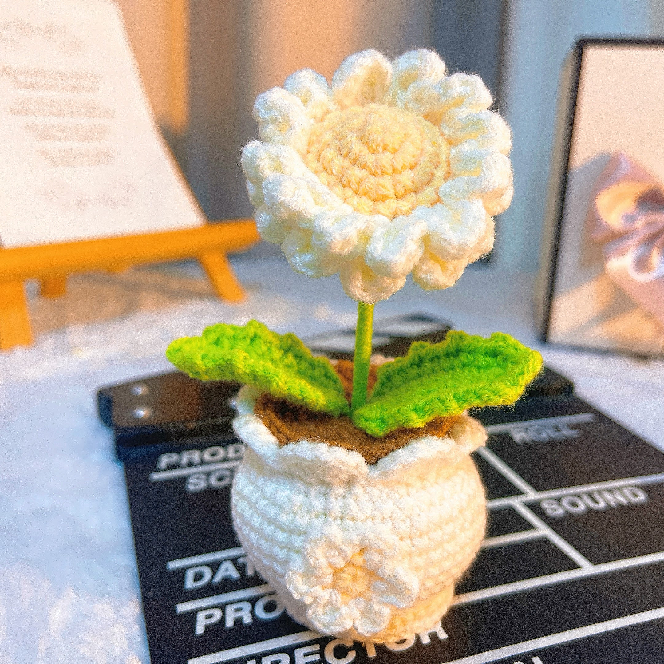 Handmade Crochet Potted Daisy - Allergy-Friendly Faux Flower, 9CM Width, 14CM Height - Perfect Gift for Birthdays, Anniversaries, Weddings, and Home Décor