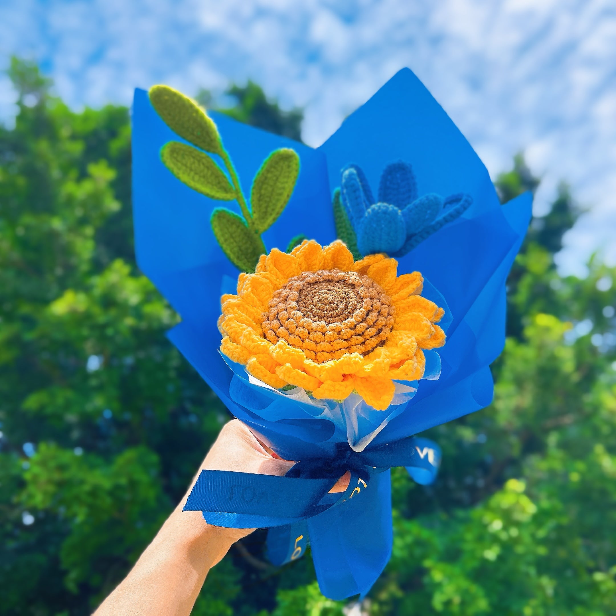 Hanaya Series Handmade Blue Theme Sunflower Crochet Bouquet – Hypoallergenic Forever Floral Gift, DIY Knitted Wedding, Birthday, Anniversary
