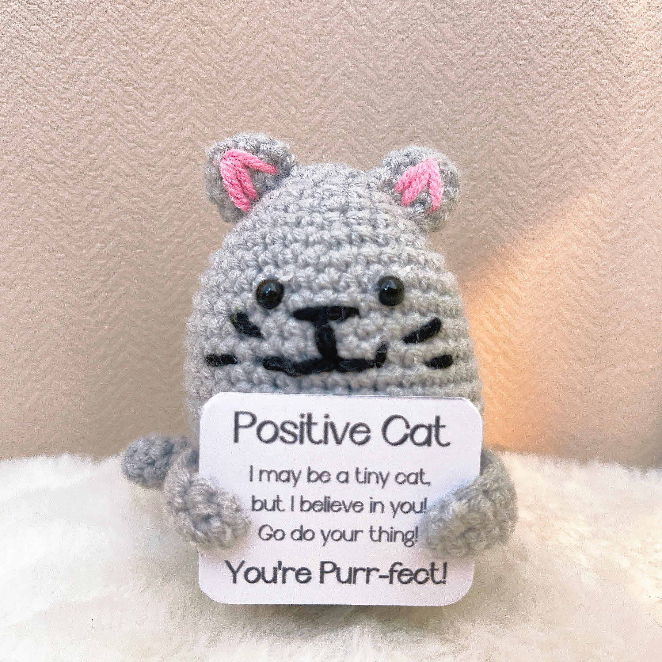 Handmade Crochet Cat Figurine - Grey Cute Cat with Customizable Positive Message Card Perfect Gift for Cat Lovers, Birthdays, Encouragement, and Home Decor