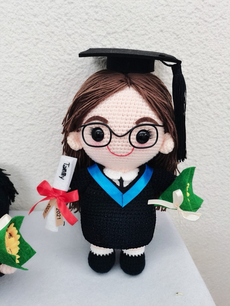 Custom Handmade Crochet Doll (28cm) - Personalized Boy Girl Pets Graduate Engagement Wedding Photo to Doll - Unique Gift for Birthday, Wedding, Anniversary, Graduation, Valentine's Day