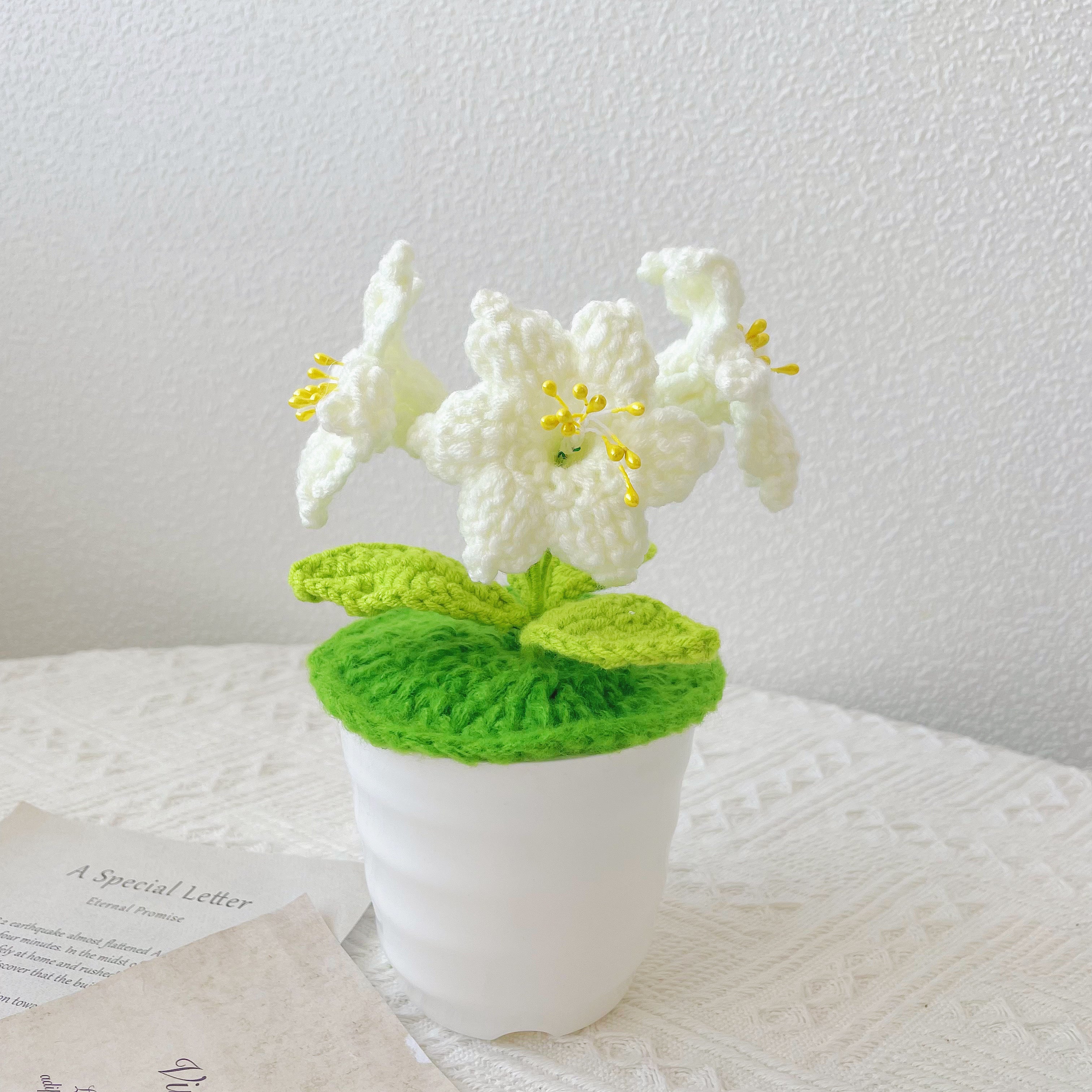Handmade Crochet Alstroemeria Plant with LED: Realistic Faux Flower for Unique Home Decor, Perfect Gift Giving to Plant Lovers, Handcrafted DIY Gift