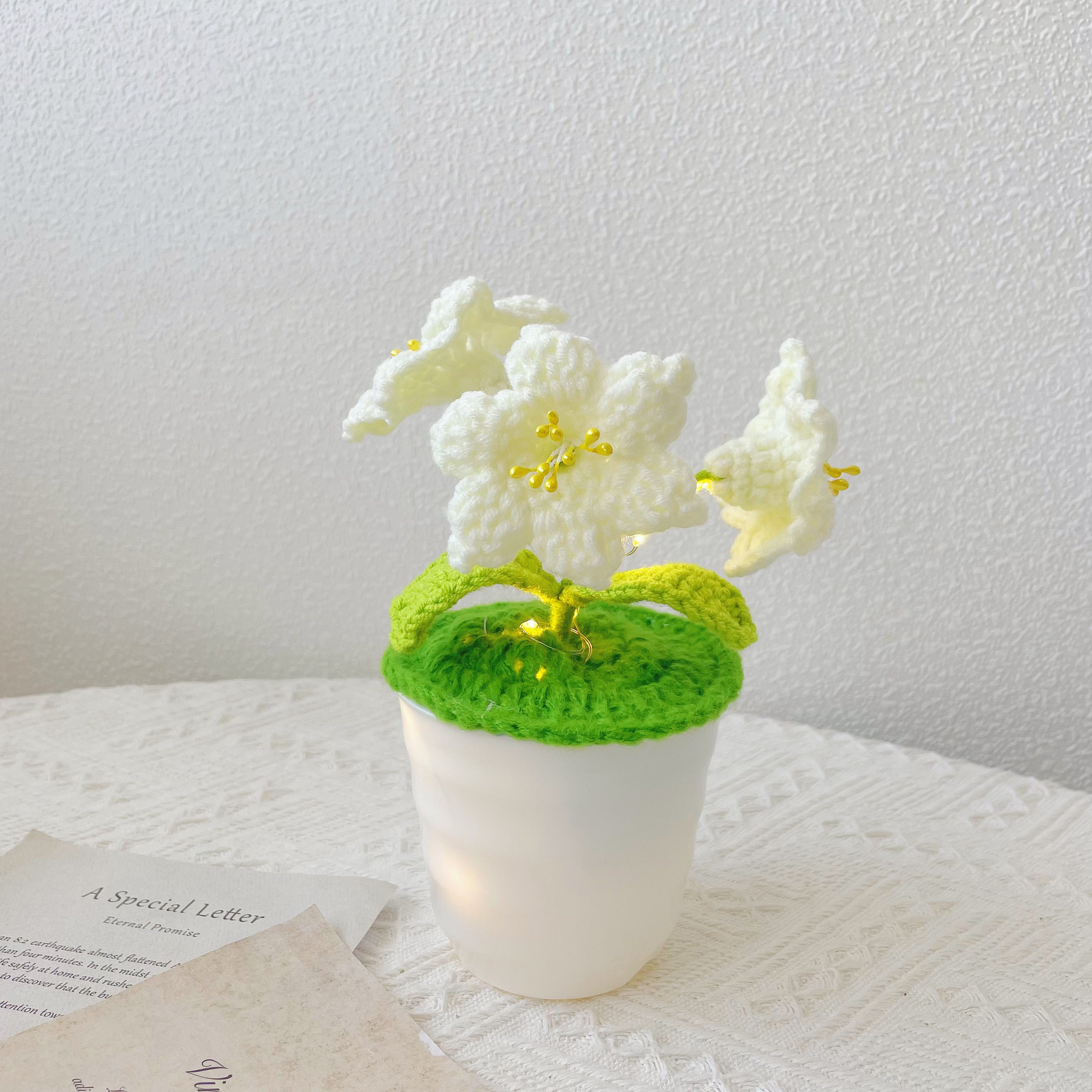 Handmade Crochet Alstroemeria Plant with LED: Realistic Faux Flower for Unique Home Decor, Perfect Gift Giving to Plant Lovers, Handcrafted DIY Gift