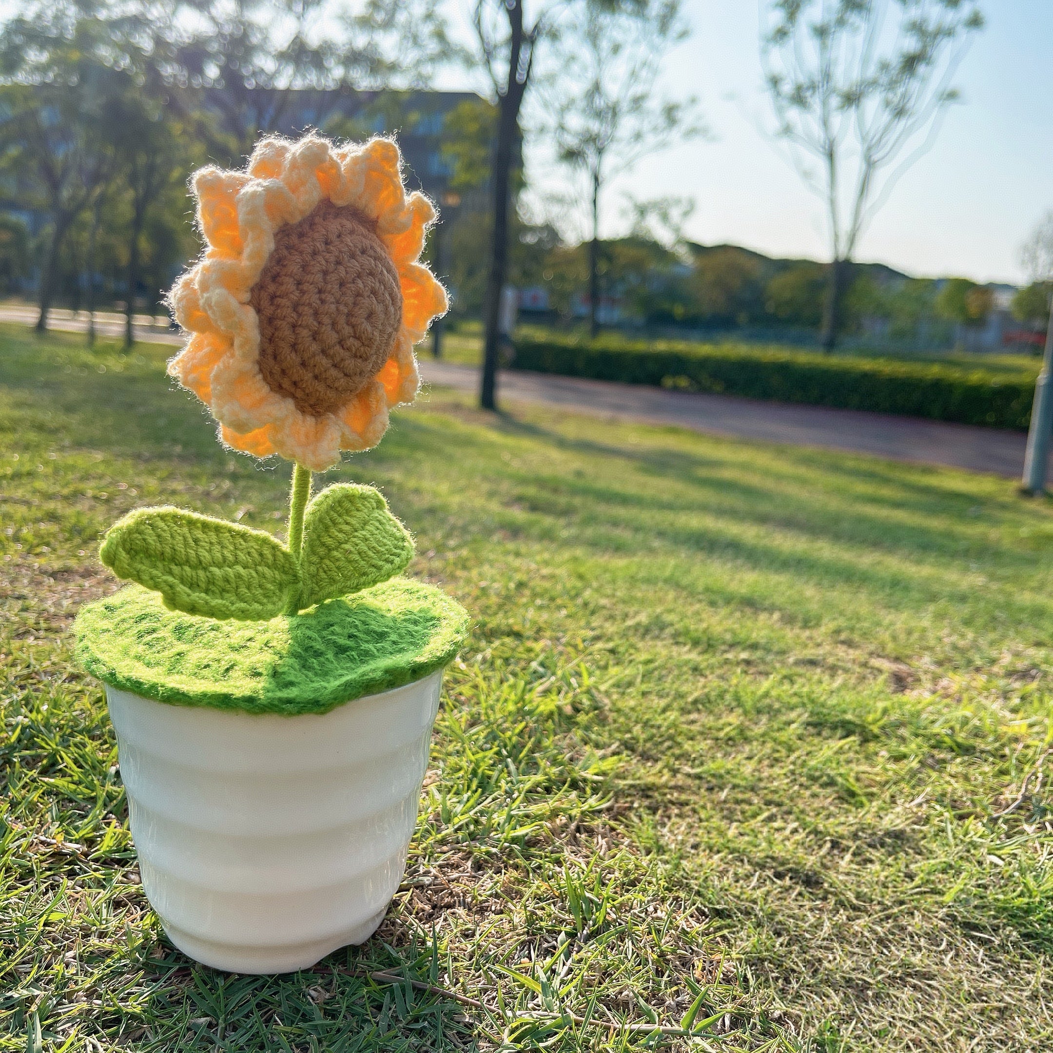 Handmade Crochet Sunflower Plant - Realistic Faux Flower - Unique Home Decor - Perfect Gift for Plant Lovers - Handcrafted
