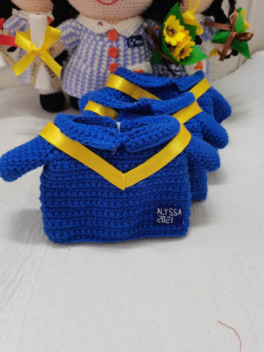 Custom Handmade Crochet Doll (28cm) - Personalized Boy Girl Pets Graduate Engagement Wedding Photo to Doll - Unique Gift for Birthday, Wedding, Anniversary, Graduation, Valentine's Day