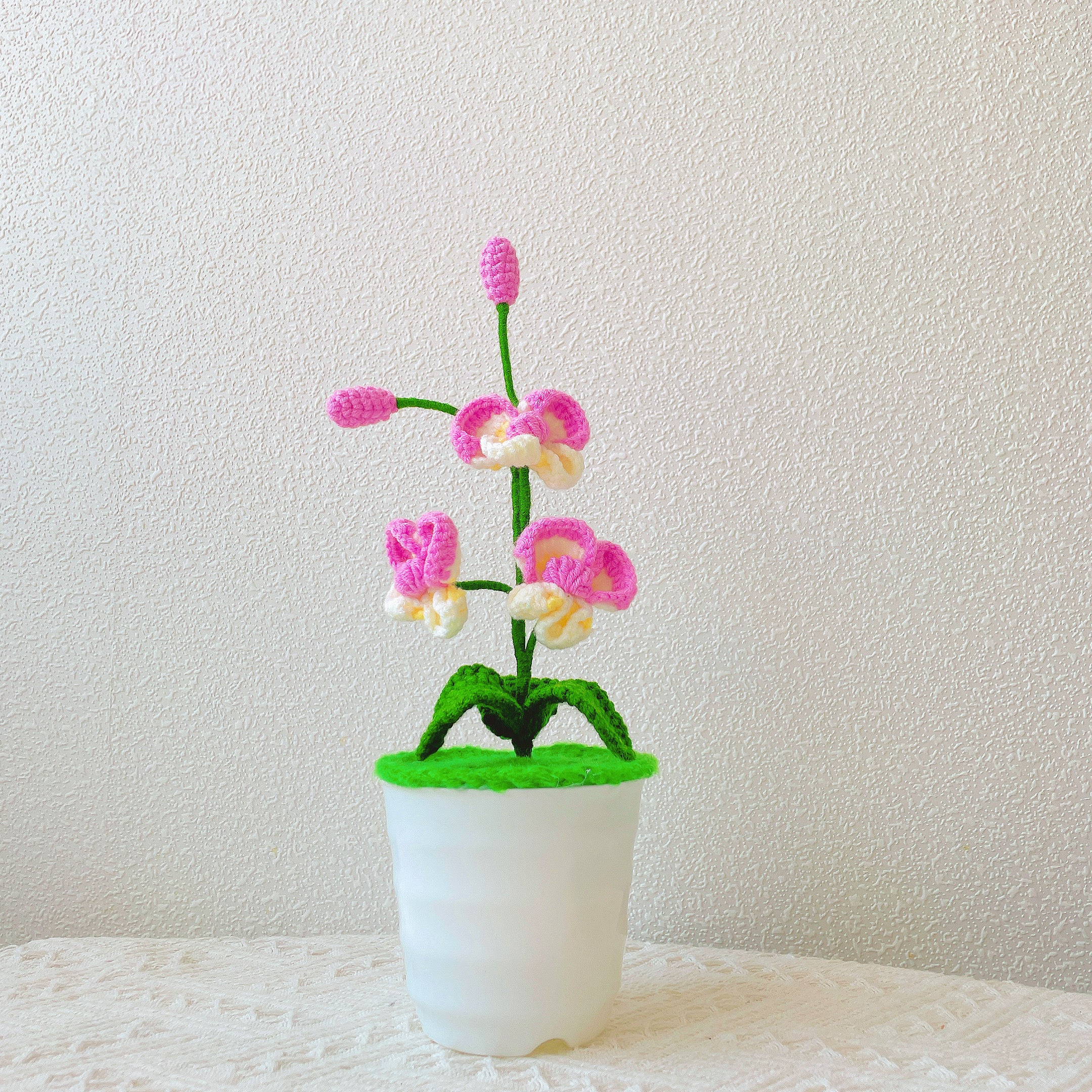 Handmade Crochet Butterfly Orchid Plant - Realistic Faux Flower - Unique Home Decor - Plant Lovers - Handcrafted - Phalaenopsi - Single Stem