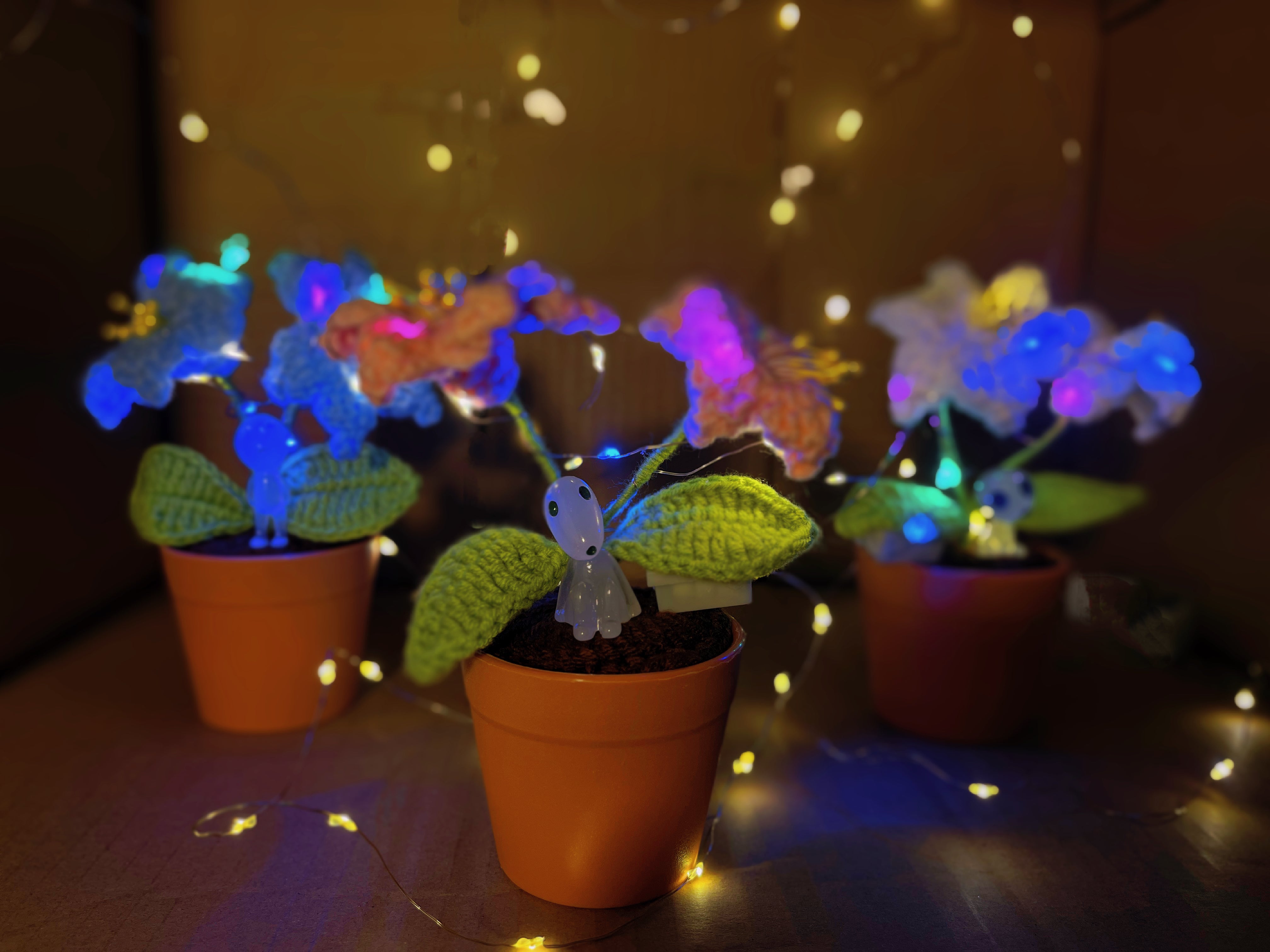 Handmade Crochet Alstroemeria Plant with LED: Realistic Faux Flower for Unique Home Decor, Perfect Gift Giving to Plant Lovers, Handcrafted DIY Gift