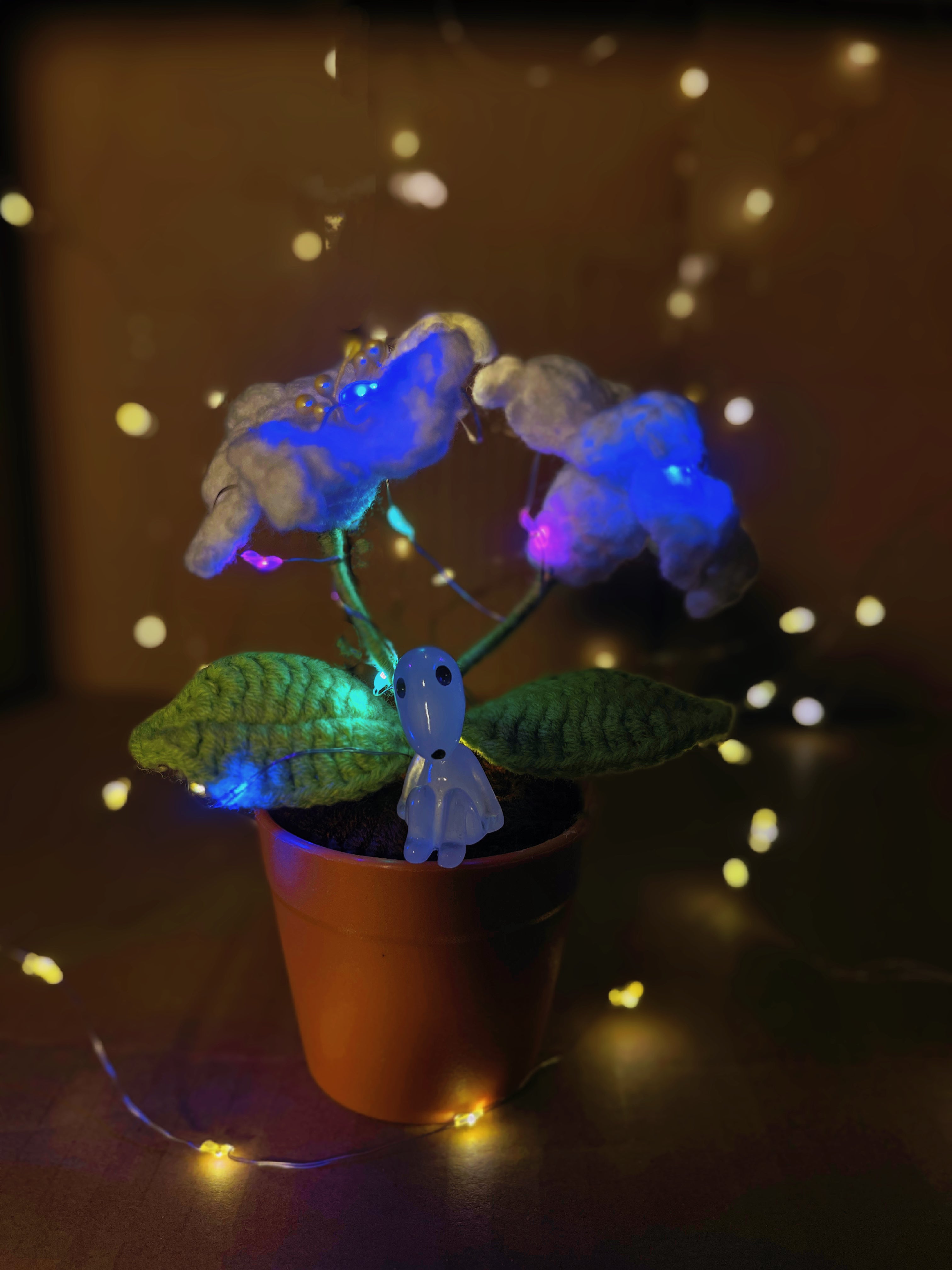Handmade Crochet Alstroemeria Plant with LED: Realistic Faux Flower for Unique Home Decor, Perfect Gift Giving to Plant Lovers, Handcrafted DIY Gift