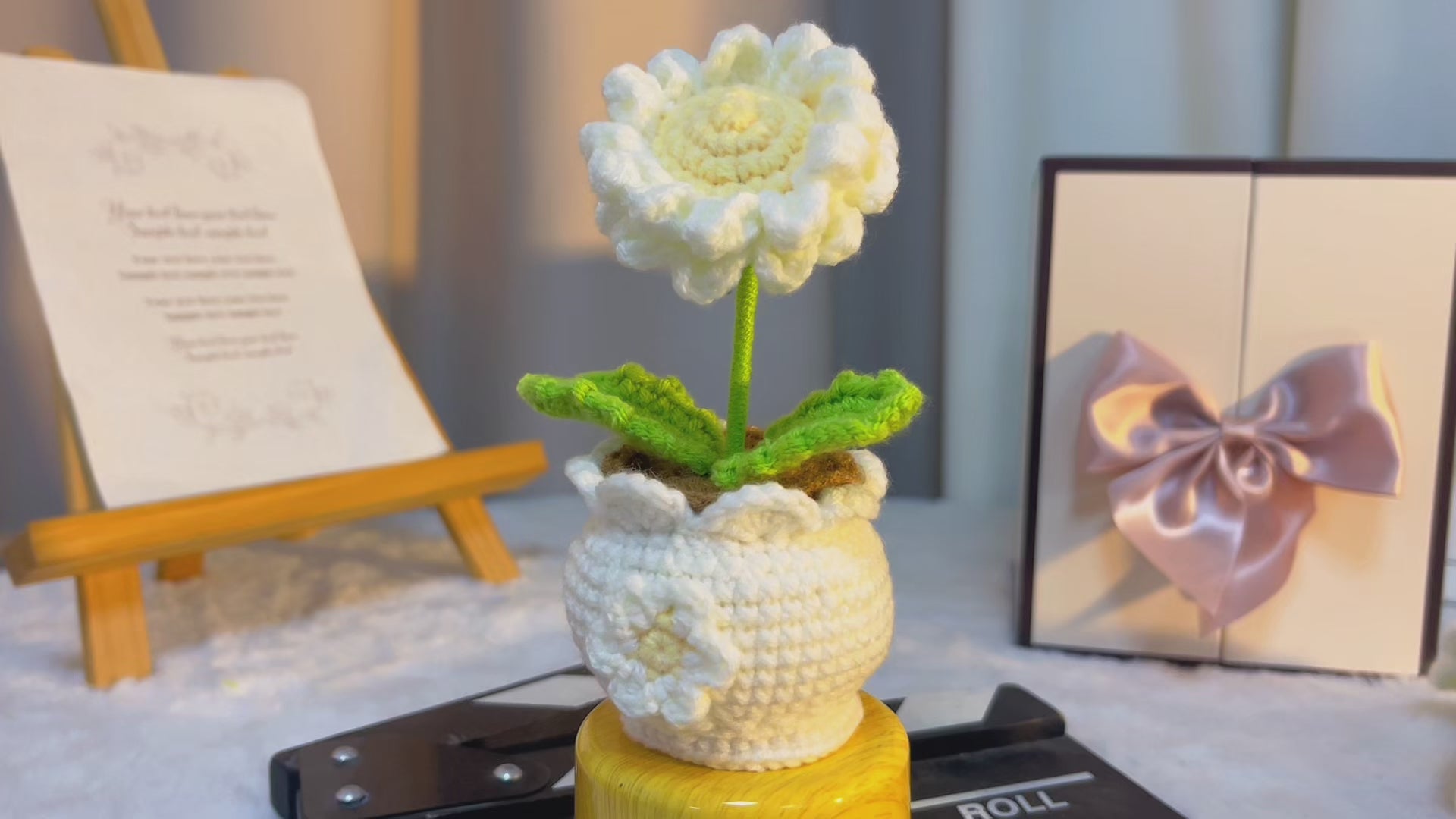 Handmade Crochet Potted Daisy - Allergy-Friendly Faux Flower, 9CM Width, 14CM Height - Perfect Gift for Birthdays, Anniversaries, Weddings, and Home Décor