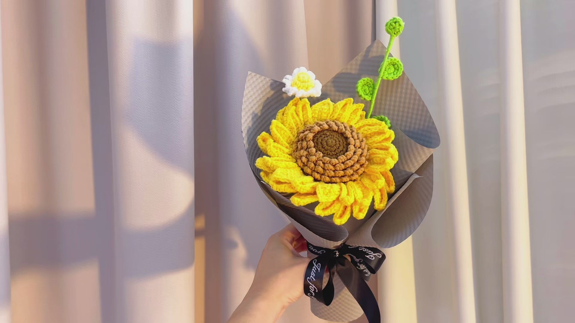 Hanaya Series Handmade White Theme Sunflower Crochet Bouquet with Daisy– Hypoallergenic Forever Floral Gift, DIY Knitted Wedding, Birthday, Anniversary